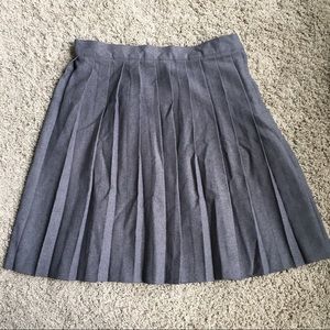 Grey pleated skirt